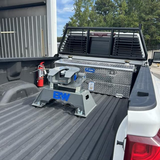 B and W gooseneck hitch installed in a truck bed at Central Arkansas Truck Outfitters in Bryant Arkansas
